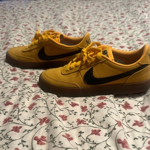 Nike Men's Mustard Yellow Sneakers - Picture 4 of 6